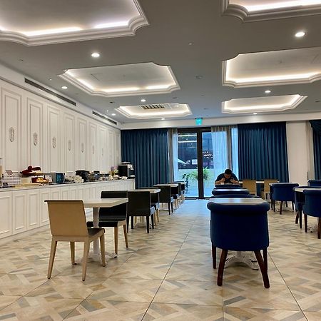 Hotel 星鑽國際商旅 編號315 Tainan Esterno foto