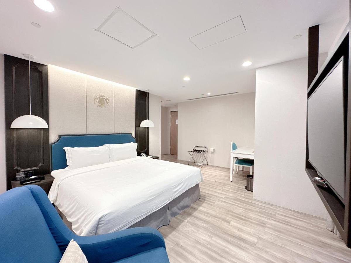 Hotel 星鑽國際商旅 編號315 Tainan Esterno foto