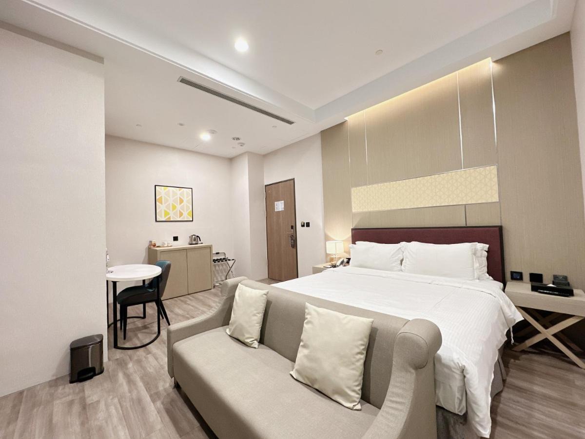 Hotel 星鑽國際商旅 編號315 Tainan Esterno foto