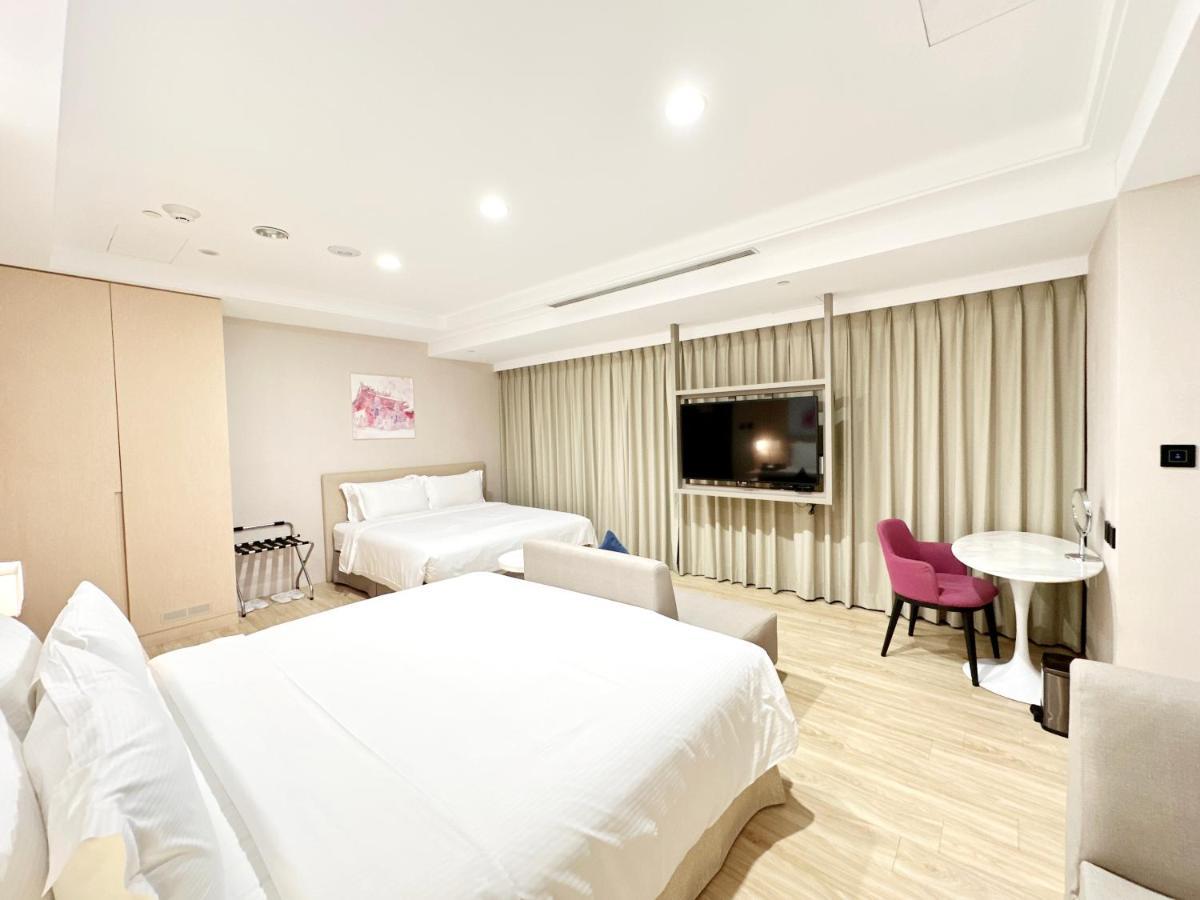 Hotel 星鑽國際商旅 編號315 Tainan Esterno foto