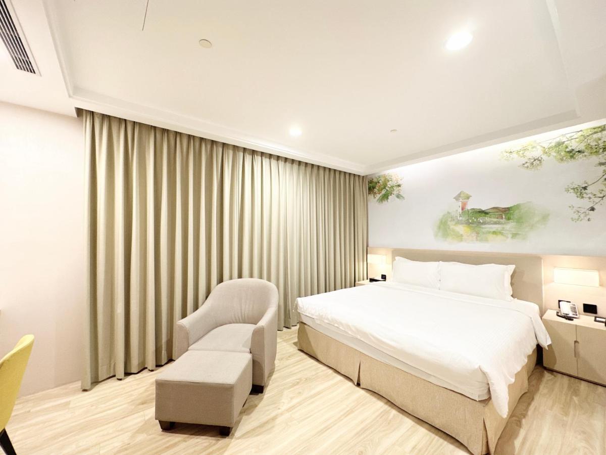 Hotel 星鑽國際商旅 編號315 Tainan Esterno foto