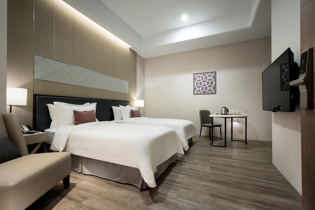 Hotel 星鑽國際商旅 編號315 Tainan Esterno foto