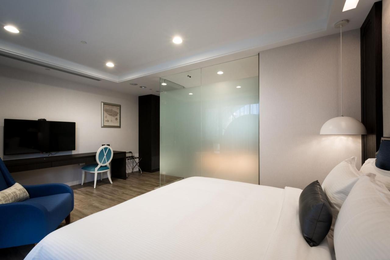 Hotel 星鑽國際商旅 編號315 Tainan Esterno foto