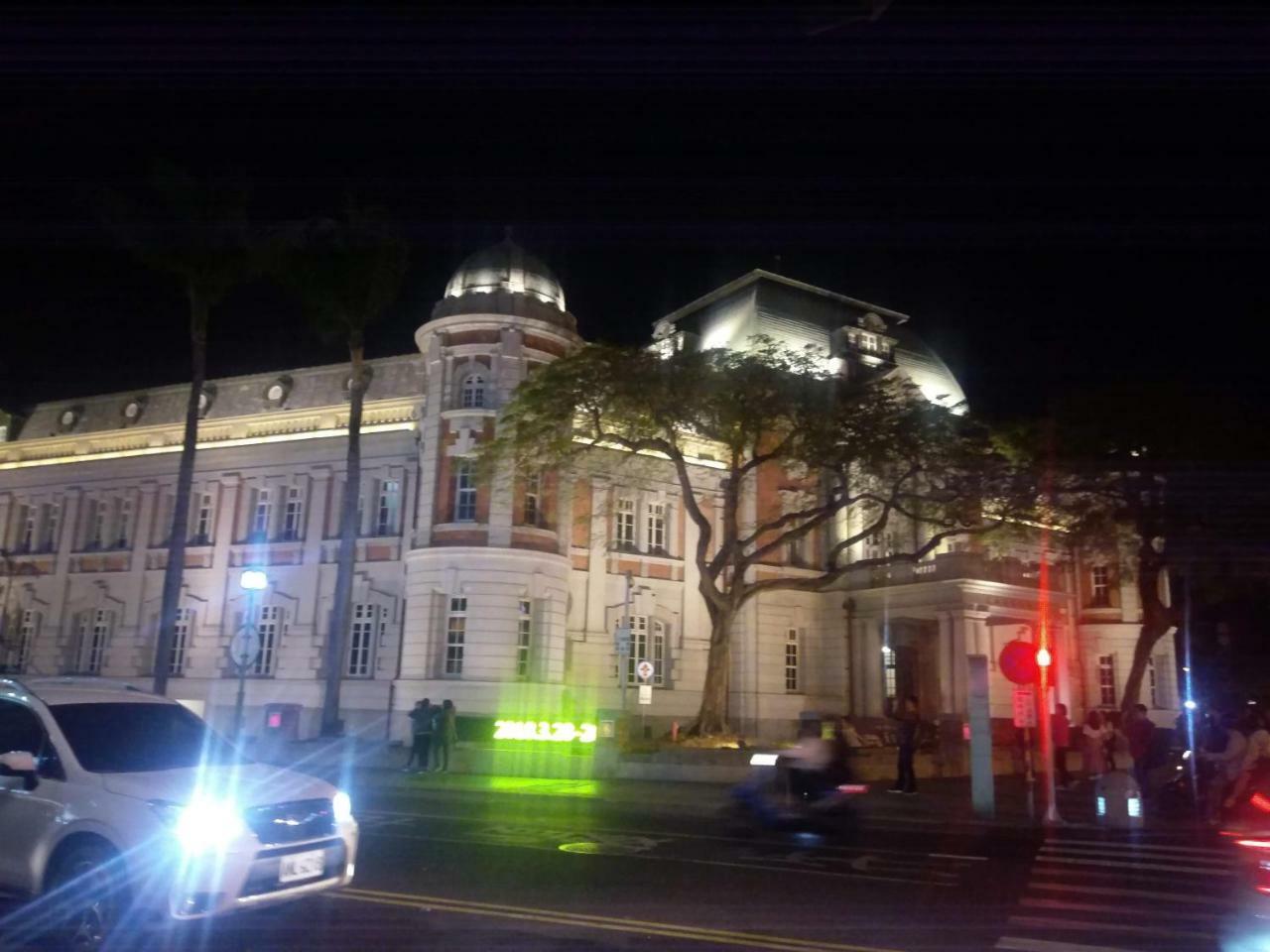 Hotel 星鑽國際商旅 編號315 Tainan Esterno foto